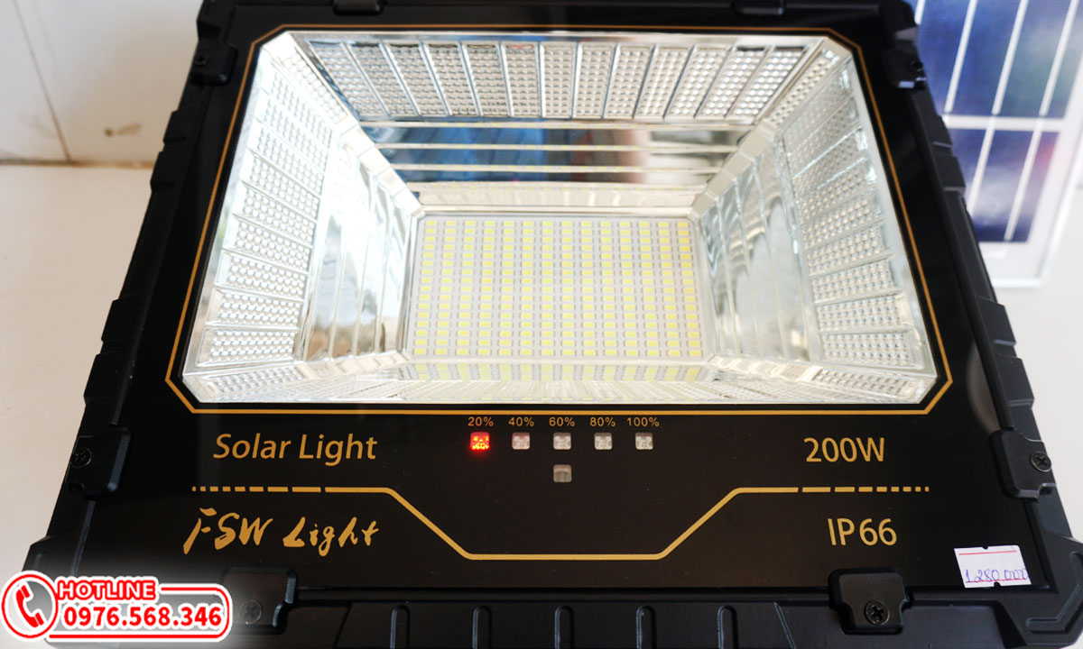 Đèn led năng lượng mặt trời 100w chính hãng giá rẻ